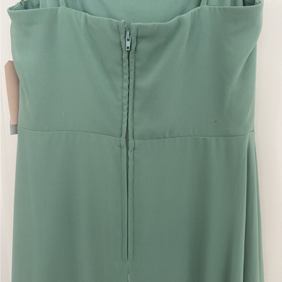 Elegant Green Maxi Dress with Pearl Adjustable Straps - Picture 5 of 9